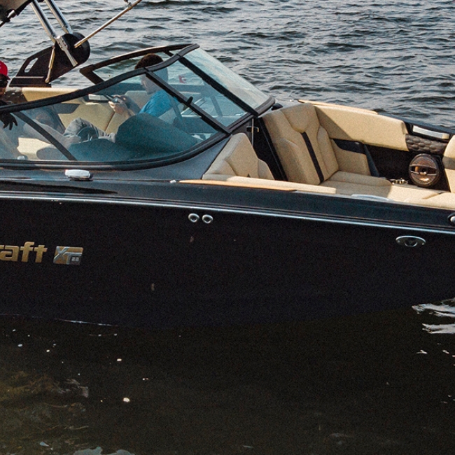 MasterCraft XT22 Black and Gold colourway