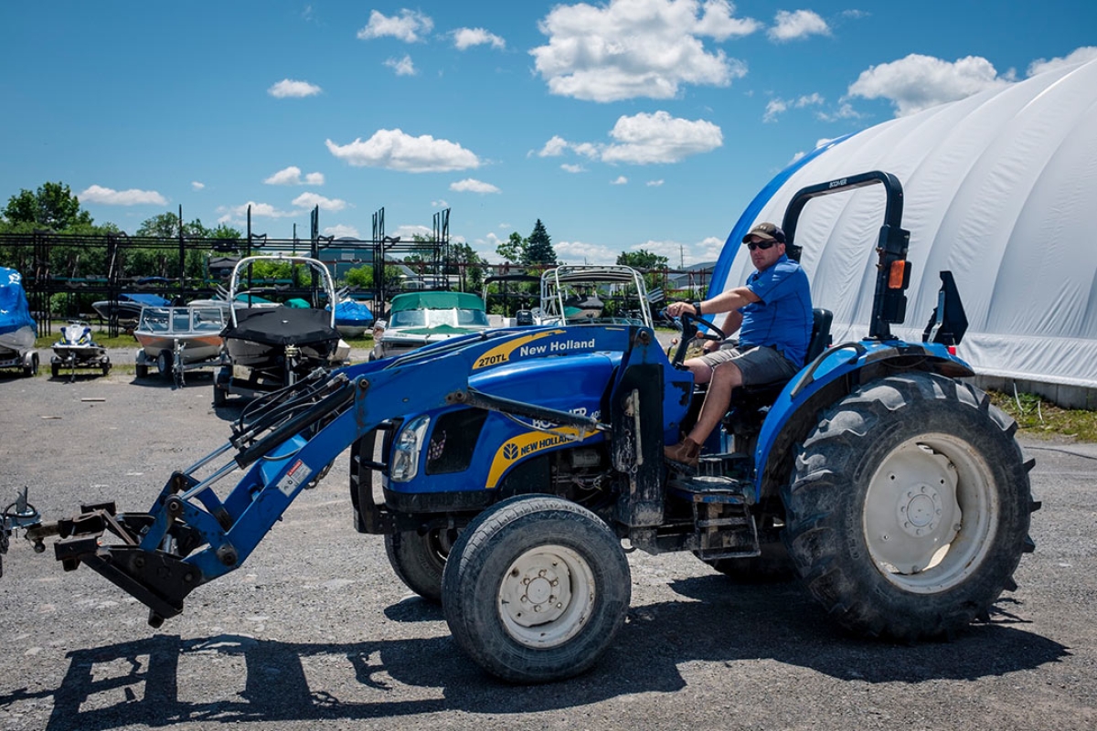 Using a tractor to haul boats