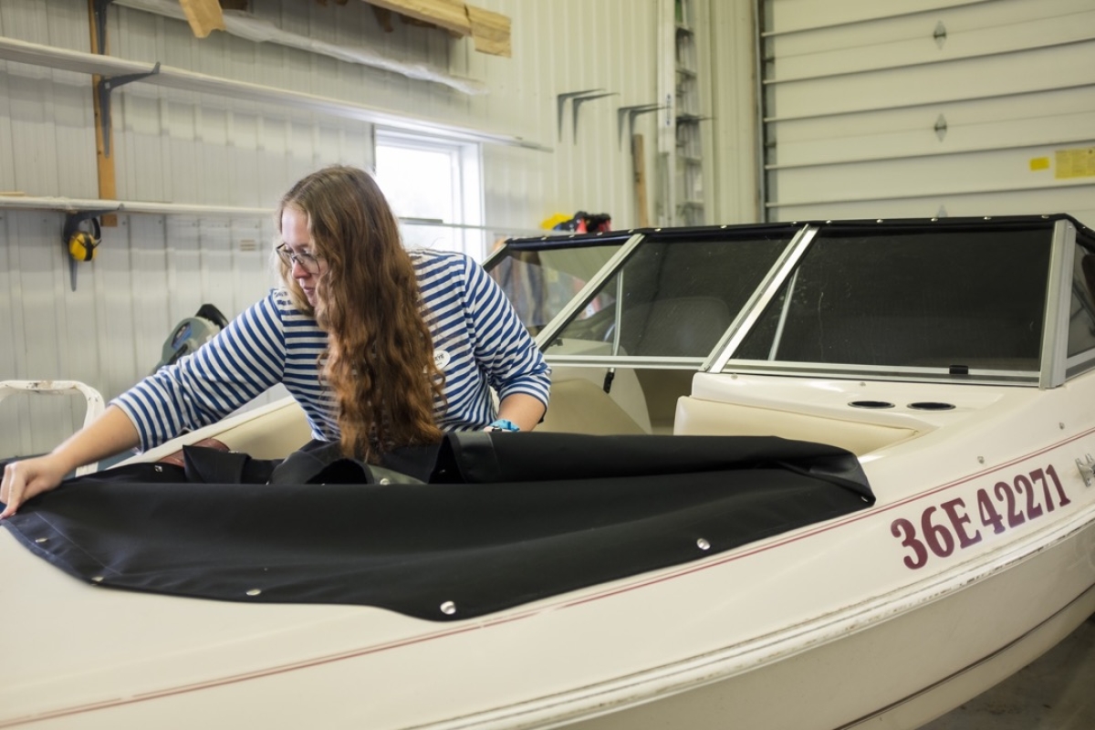 Applying a boat cover